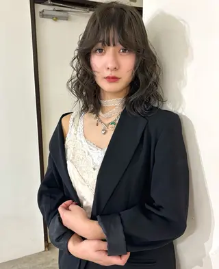 ミディアム カラー mizuki/ピンク ベージュ.レイヤーのヘアスタイル