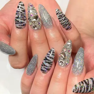 ネイル VOGUE ×SWANのネイルデザイン