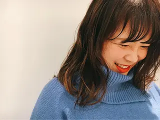 ミディアム セミロング カラー 江原 彩華のヘアスタイル