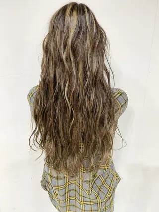 ロング 【🌟白髪ぼかし🌟 】レイヤー‼️長谷川のヘアスタイル