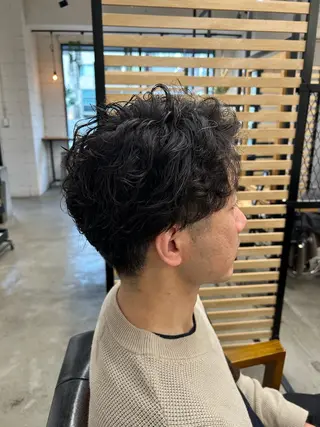 パーマ メンズ やりすぎないパーマ ニュアンスパーマのヘアスタイル