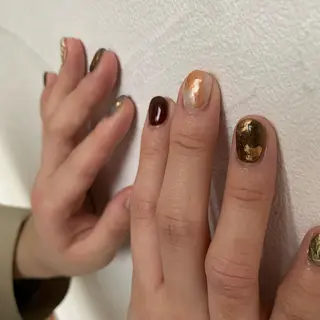 ショート カラー ネイル emanon 新宿東口店所属・nailist akariのネイルデザイン