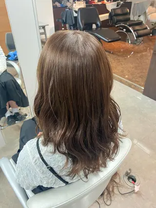 ミディアム mio/⭐︎ ブリーチ指名No.1のヘアスタイル