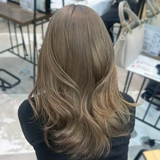 ミディアム カラー フェザー/ニュアンス /レイヤーのヘアスタイル