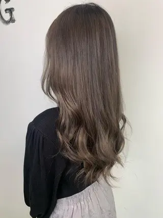 ロング カラー 小笠原 菜緒のヘアスタイル