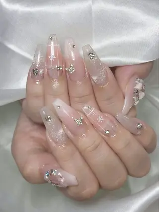 ネイル LEELA NAIL STUDIO所属・LEELA NAIL STUDIOのネイルデザイン