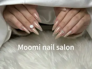 ロング Moomi nail salonのネイルデザイン