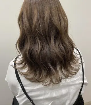 セミロング カラー ヘアアレンジ 石田 優菜のヘアスタイル