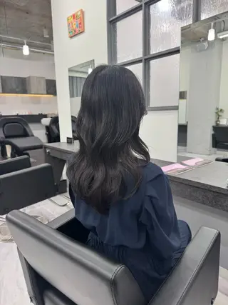 ロング レイヤー・ブリーチ kiyotoshiのヘアスタイル