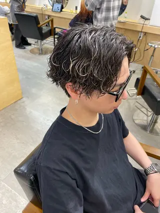 パーマ メンズ マエダ リョウのヘアスタイル