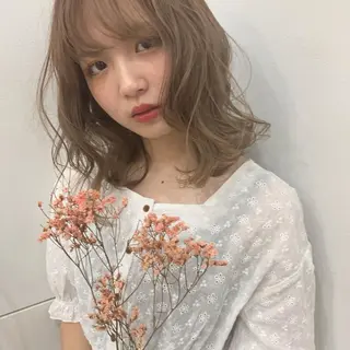 セミロング KAORU オリーブカラーのヘアスタイル