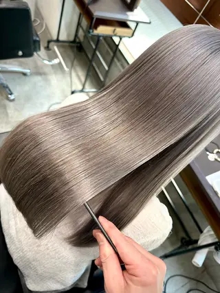 セミロング カラー 髪質改善特化サロン ICONIQ天神店のヘアスタイル