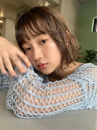 ショート カラー 柔らかブラウン/顔周 りレイヤー♡ユウシのヘアスタイル