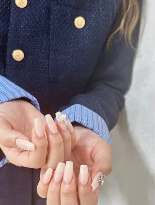 ネイル Ui_Amor (パラジェル)のネイルデザイン