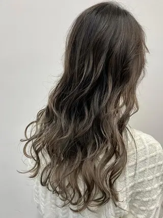 ミディアム 公式 Ease by amble luxeのヘアスタイル