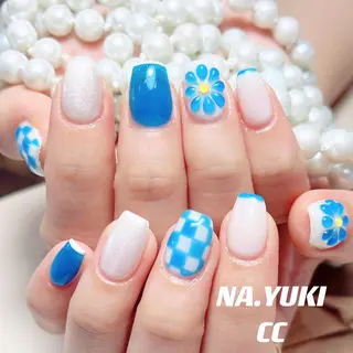 ネイル 🦋 Queenieのネイルデザイン