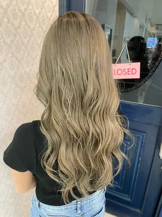 ロング ヒヨシ ルナのヘアスタイル