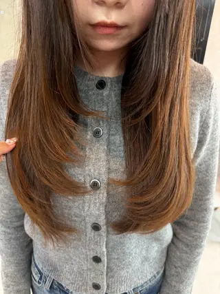 ロング Colore（コローレ）所属・顔タイプ/ダブルカラ ー/りりかのヘアスタイル
