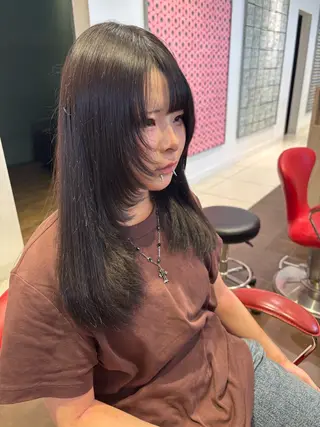 セミロング 渡部 優衣のヘアスタイル