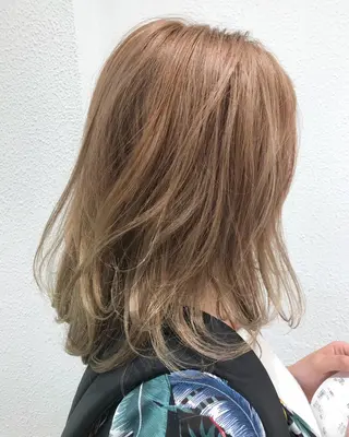 ミディアム カラー ウエモト　タク ショート/レイヤーのヘアスタイル