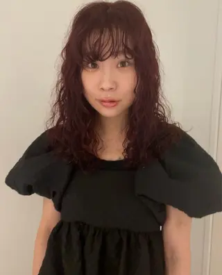 ミディアム カラー ナチュラル/似合わせ /ベージュ/齋藤朱夏のヘアスタイル