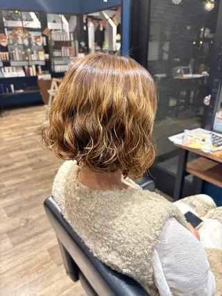 ショート パーマ ATELIER JOJO所属・四役 蒼海のヘアスタイル