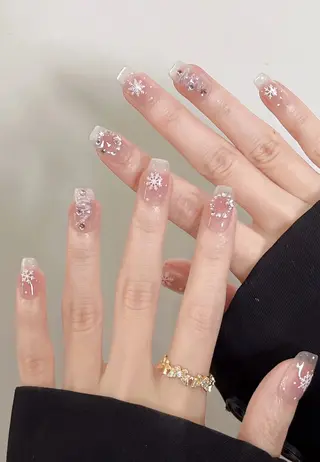 ネイル 💅E•U•B NAIL🌹所属・横浜市中区曙町 ネイルE·U·Bのネイルデザイン