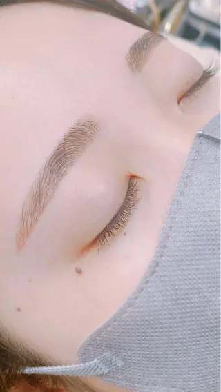 アイブロウ 尾上 茉由のマツエク・マツパデザイン