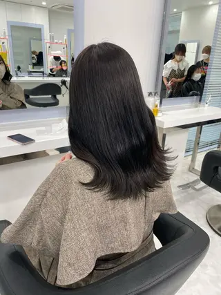 セミロング カラー ヘアアレンジ Ella所属・nana【艶髪】/ レイヤー/縮毛矯正のヘアスタイル