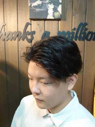 メンズ ショート サンフラット所属・岡林 選のヘアスタイル