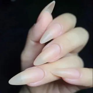 ネイル Queens テイのネイルデザイン