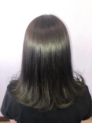 セミロング カラー パーマ 🐆アンドウ チカコ🦓のヘアスタイル