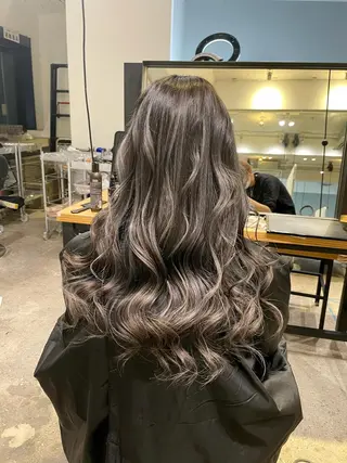 ロング カラー パーマ ヘアアレンジ メンズ キッズ ネイル マツエク・マツパ Lani5710所属・🧸ハイトーン🧸 ゆっきー🧸のヘアスタイル