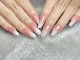 ネイル 🦋 Queenieのネイルデザイン