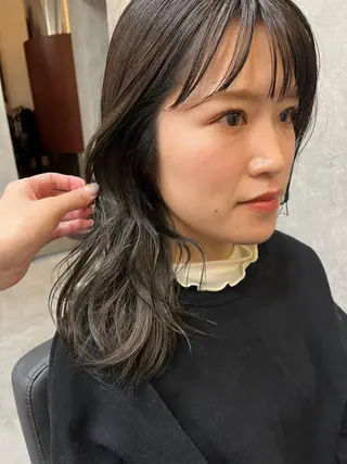 ロング カラー 細川 夕利亜のヘアスタイル