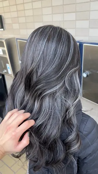 ロング カラー 表参道/ハイライト バレイヤージュのヘアスタイル