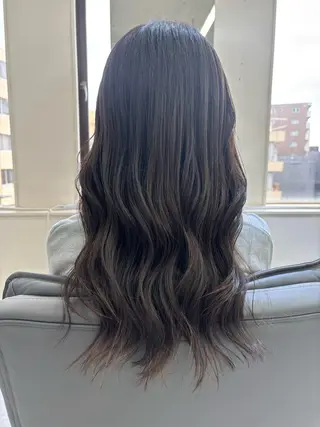 ロング 腰越 麻奈のヘアスタイル