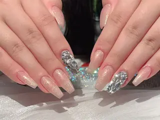 セミロング パンダ ネイルのネイルデザイン