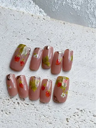 ネイル atelier　FIORITURA所属・FIORITURA aiのネイルデザイン