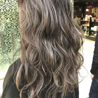 ロング カラー トップスタイリスト 小澤純一のヘアスタイル