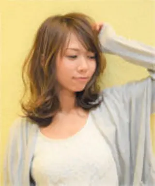 ミディアム 住谷  史弥のヘアスタイル