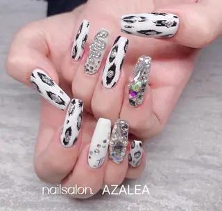 ネイル R inのネイルデザイン