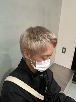 カラー メンズ fifth 安次富　泰雅のヘアスタイル