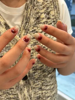 ネイル SALON VILLAGE Aoyama 2nd.所属・堀川 祐里のネイルデザイン