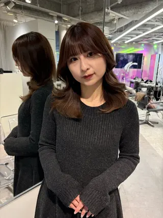 セミロング MEI🎀つやカラー 🎀レイヤー🎀渋谷のヘアスタイル