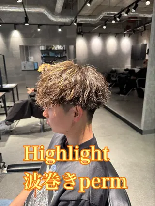 ミディアム 川畑 大地/波巻きパーマのヘアスタイル