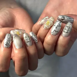 ネイル F. Lenaのネイルデザイン