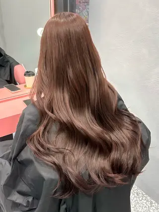 ロング カラー 𝑴𝑶𝑲𝑨渋谷 トレンド韓国ヘア🩷のヘアスタイル