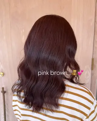 セミロング カラー 美容室HUE【ヒュー】所属・尾崎 ひなののヘアスタイル