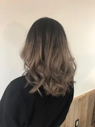 セミロング カラー hair design NORM所属・吉田裕太/ハイライト ダブルカラーのヘアスタイル